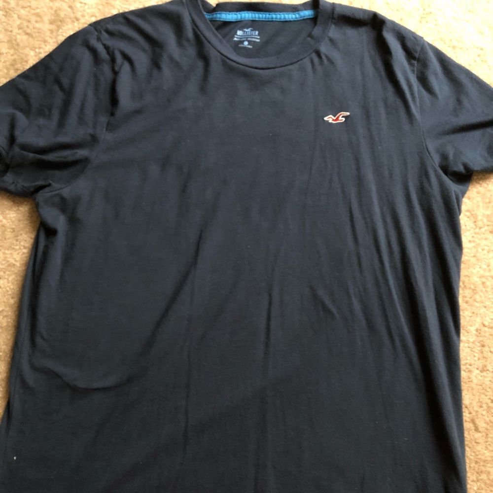Men’s Hollister T-shirt